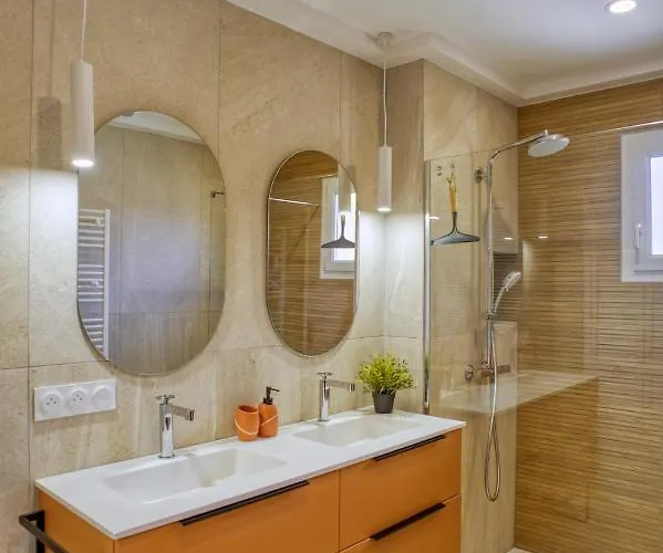 Maison Spacieuse Et Paisible. Βίλα Περπινιάν